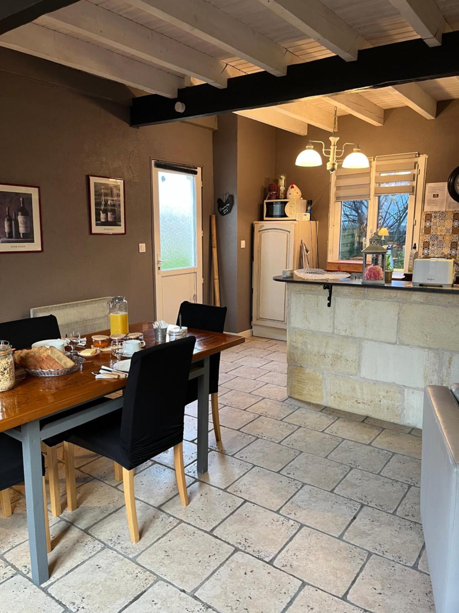 Chambres Et Gite Peyroutas " Camille" Vignonet St Emilion Exterior foto